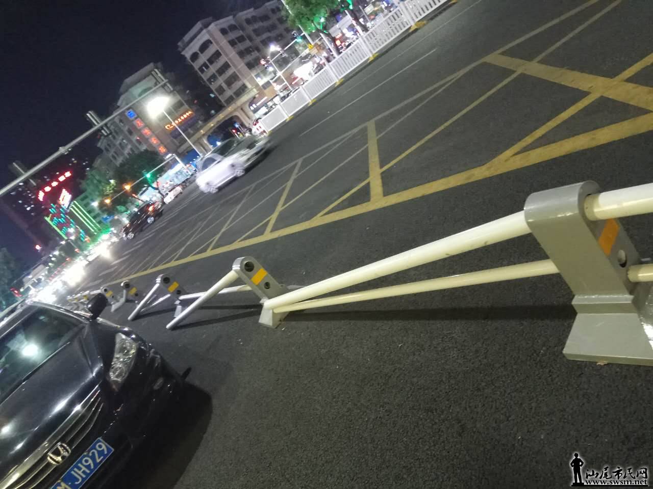 003.jpg